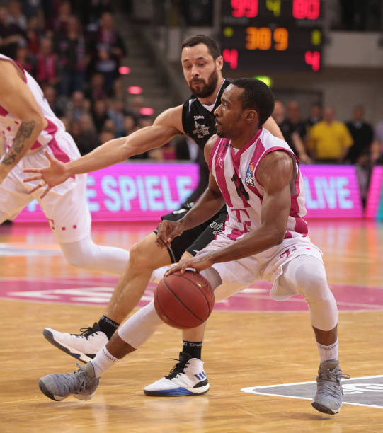 度在场上看 度在场上看