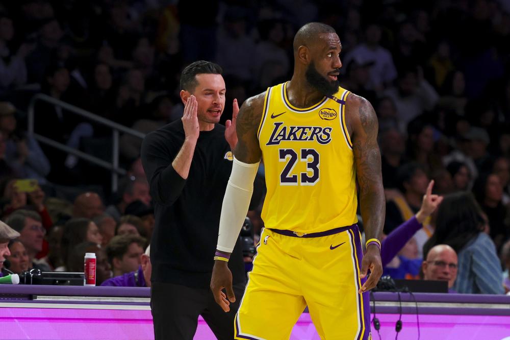 他在接受荷 他在接受荷