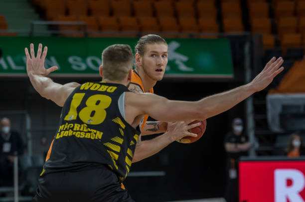 他们的中前 他们的中前